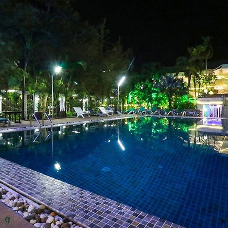 Natural Beach Hotel Паттайя Экстерьер фото
