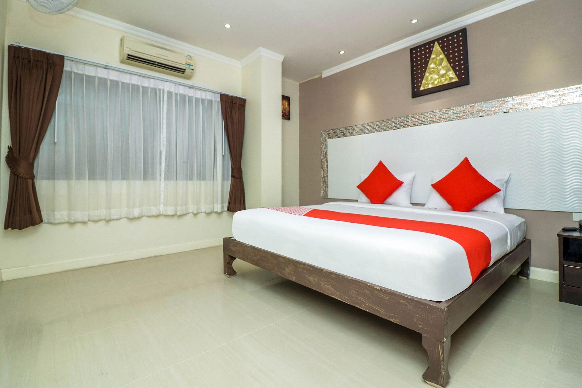 Natural Beach Hotel Паттайя Экстерьер фото