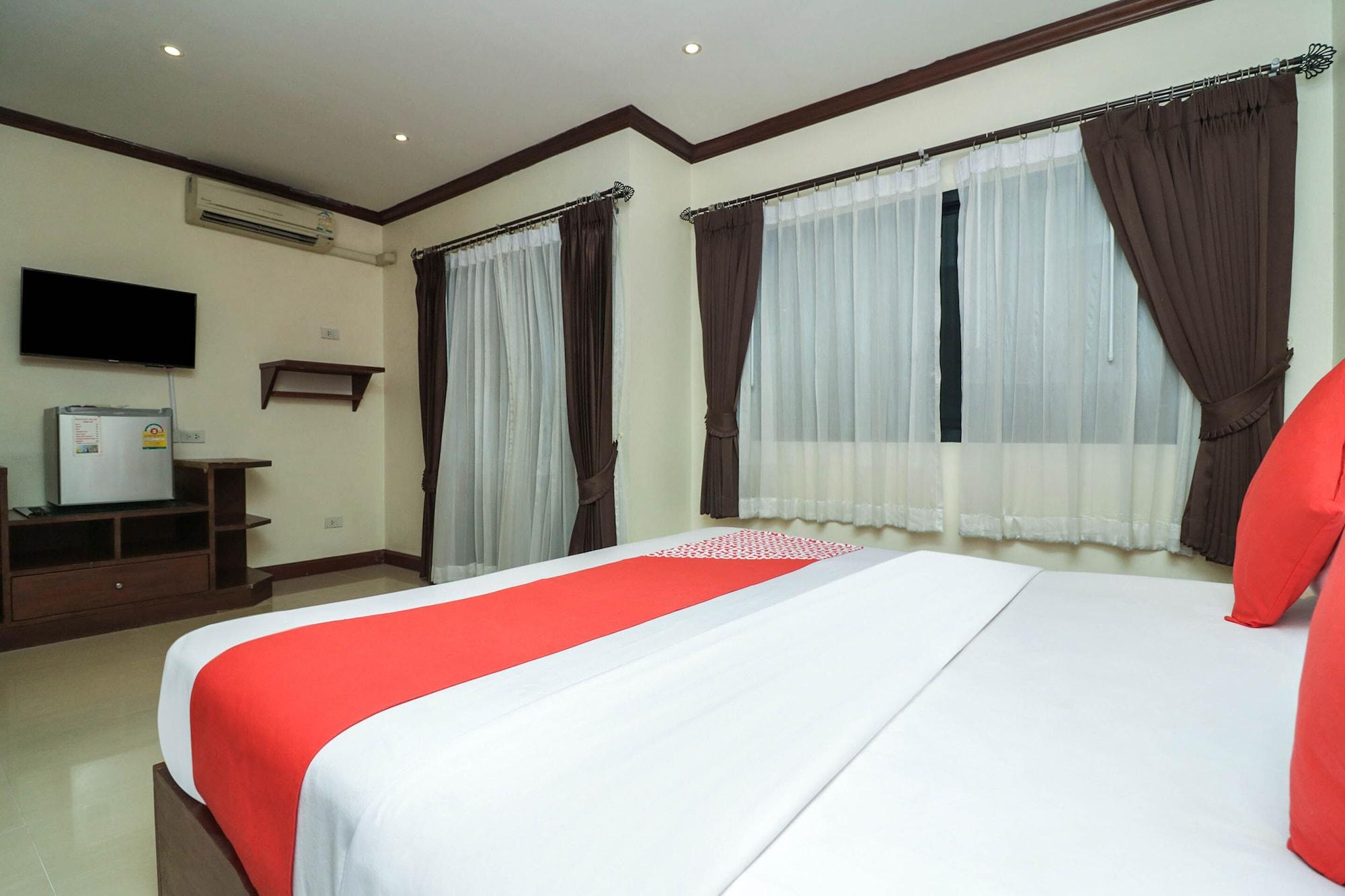 Natural Beach Hotel Паттайя Экстерьер фото