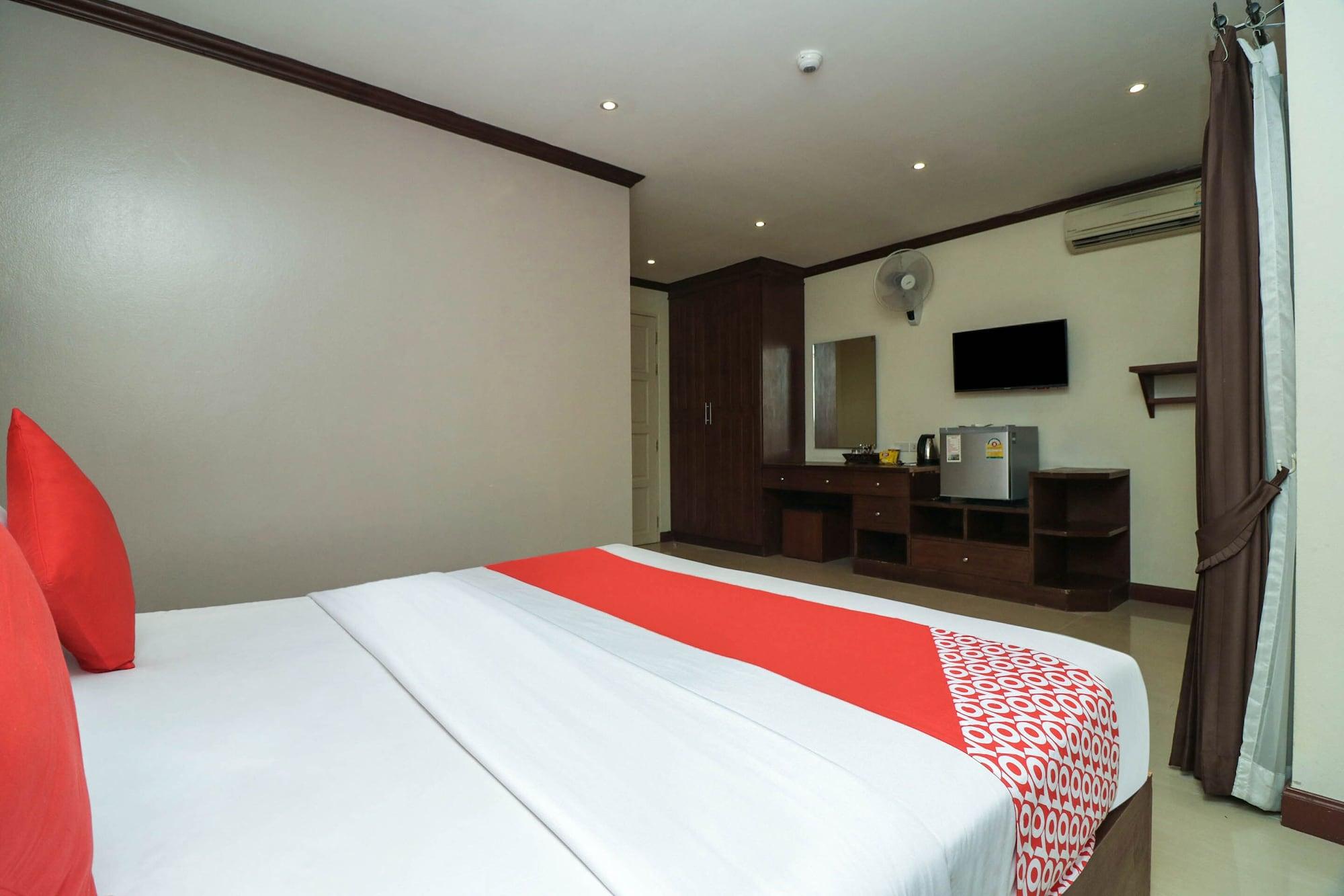 Natural Beach Hotel Паттайя Экстерьер фото