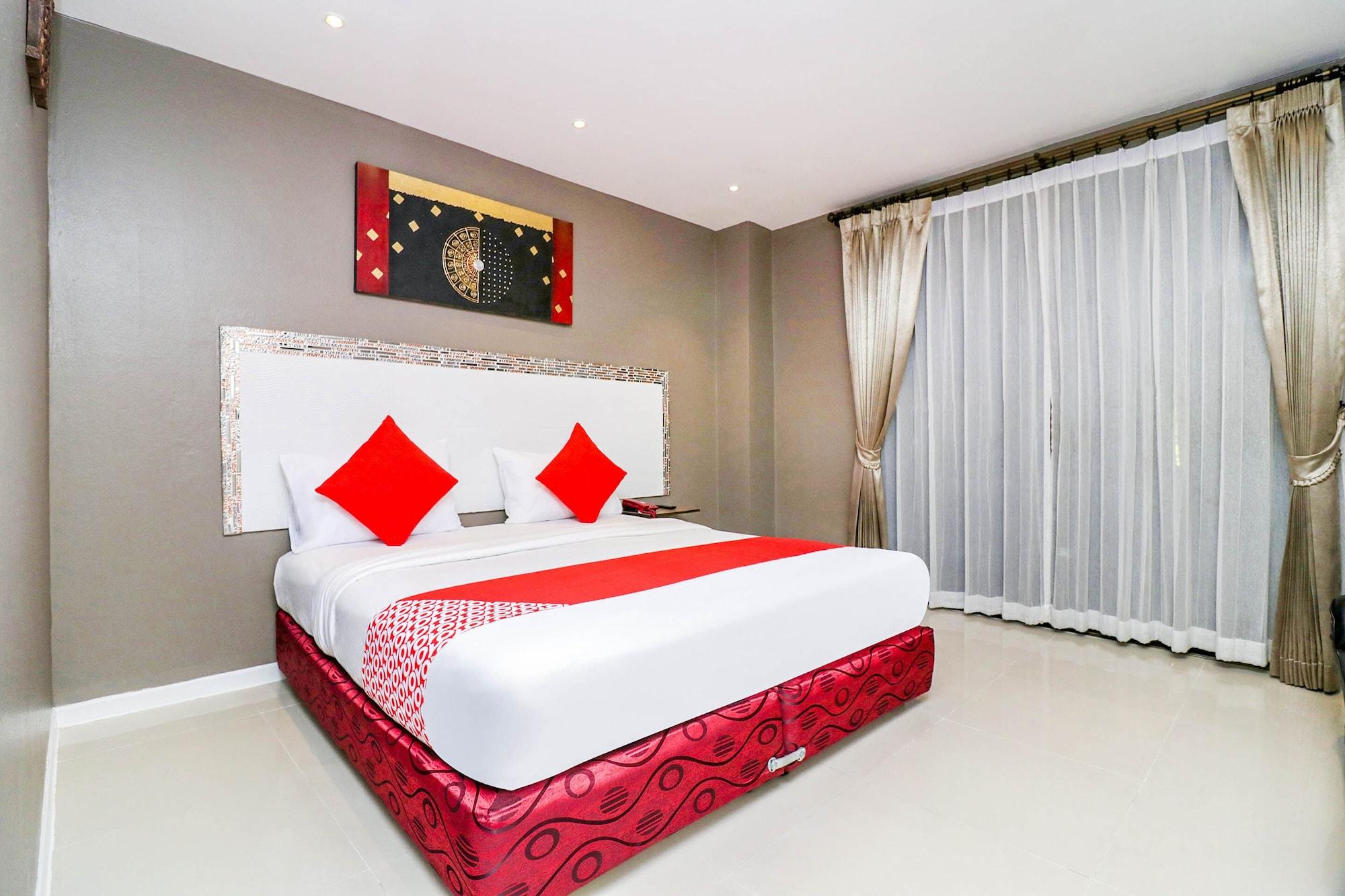 Natural Beach Hotel Паттайя Экстерьер фото