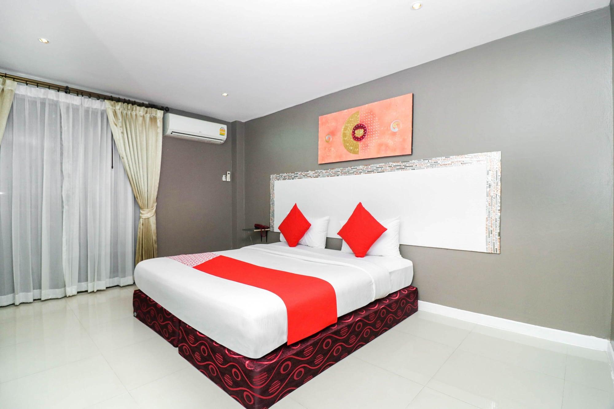 Natural Beach Hotel Паттайя Экстерьер фото
