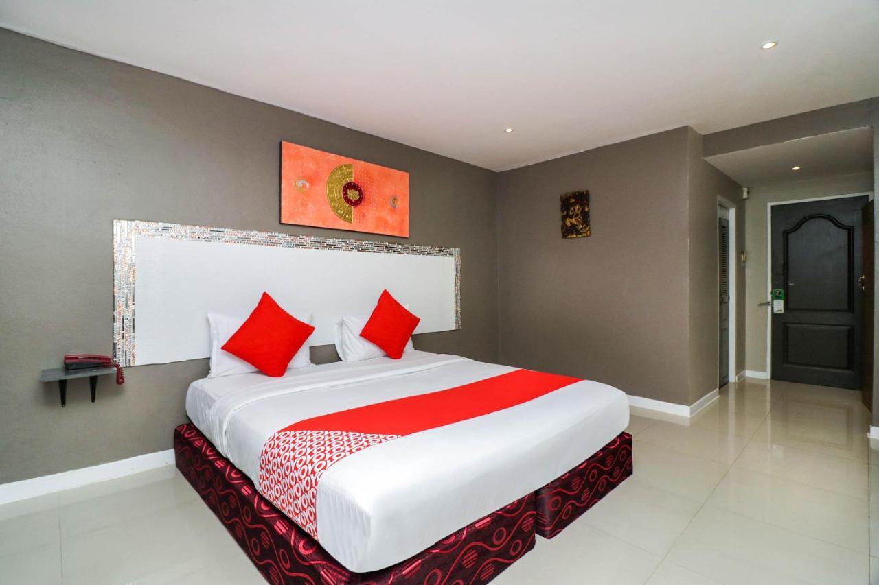 Natural Beach Hotel Паттайя Экстерьер фото