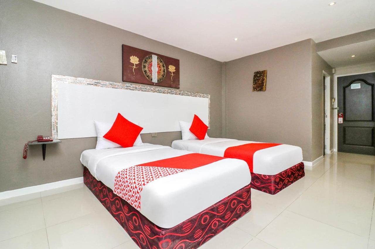 Natural Beach Hotel Паттайя Экстерьер фото